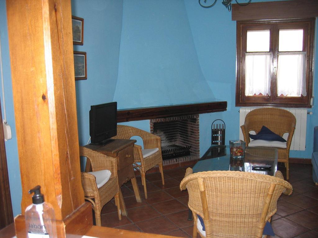 Apartamentos El Pajar Del Abuelo Peralejos de las Truchas Room photo